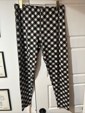 Agnes & Dora Black and White Buffalo Check Leggings